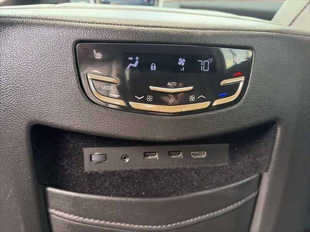 2019 Cadillac Escalade Luxury