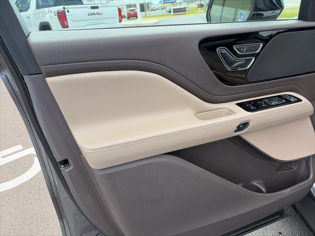 2023 Lincoln Aviator Standard