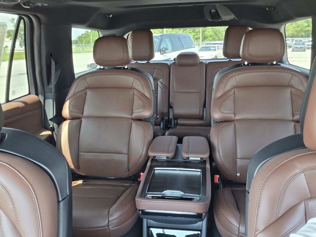 2027 Lincoln Navigator Reserve