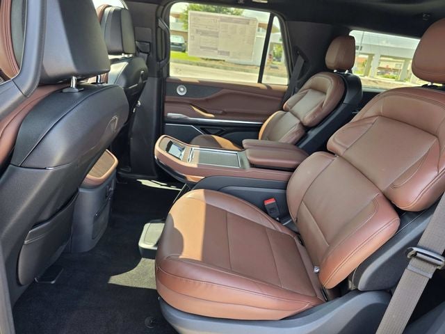 2027 Lincoln Navigator Reserve