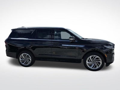 2027 Lincoln Navigator Reserve