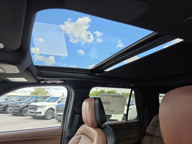 2027 Lincoln Navigator Reserve