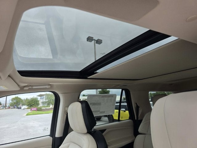 2027 Lincoln Navigator Reserve