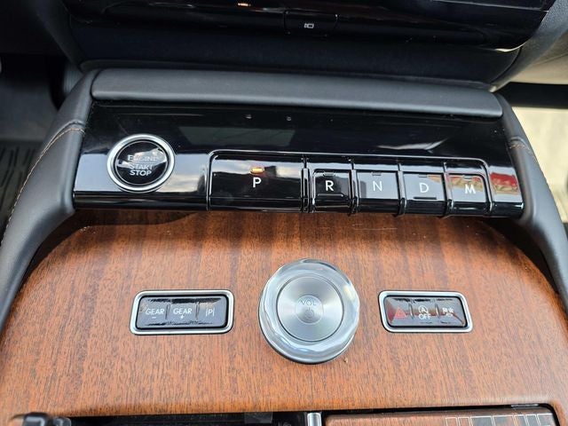 2025 Lincoln Navigator Black Label