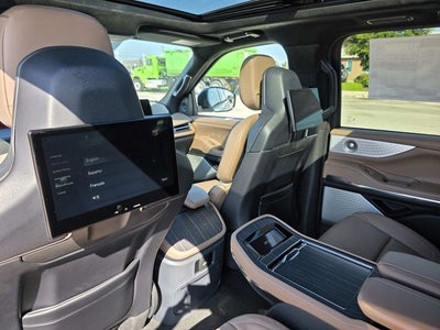 2027 Lincoln Navigator Black Label