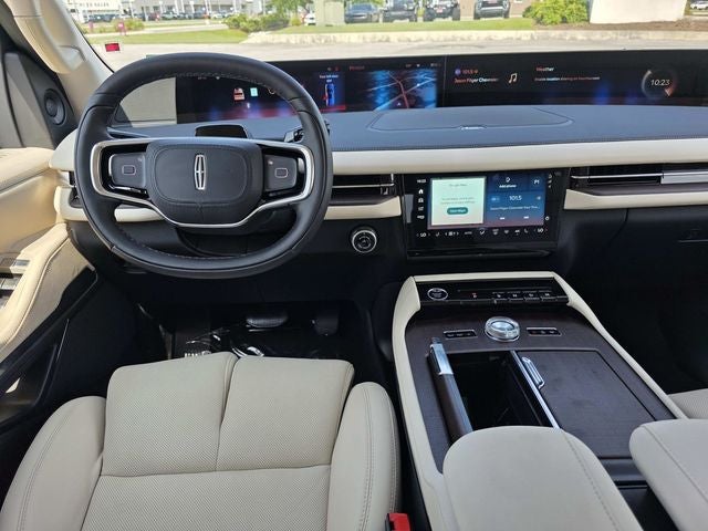 2027 Lincoln Navigator Premiere