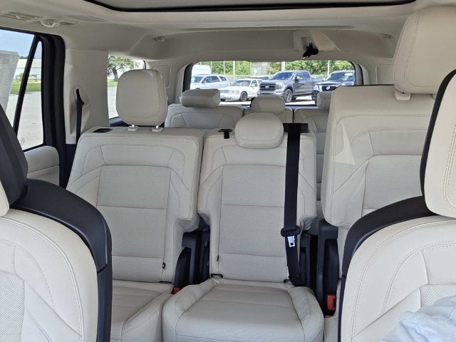 2027 Lincoln Navigator Reserve