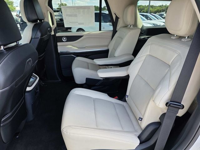 2027 Lincoln Navigator Reserve