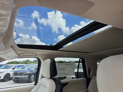 2027 Lincoln Navigator Reserve