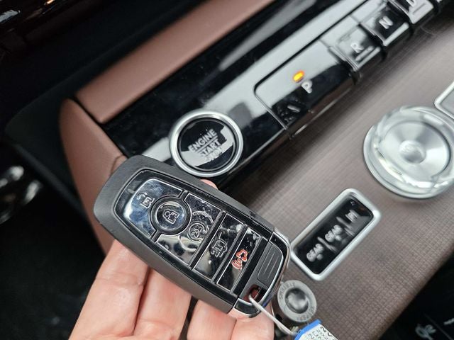 2027 Lincoln Navigator Reserve