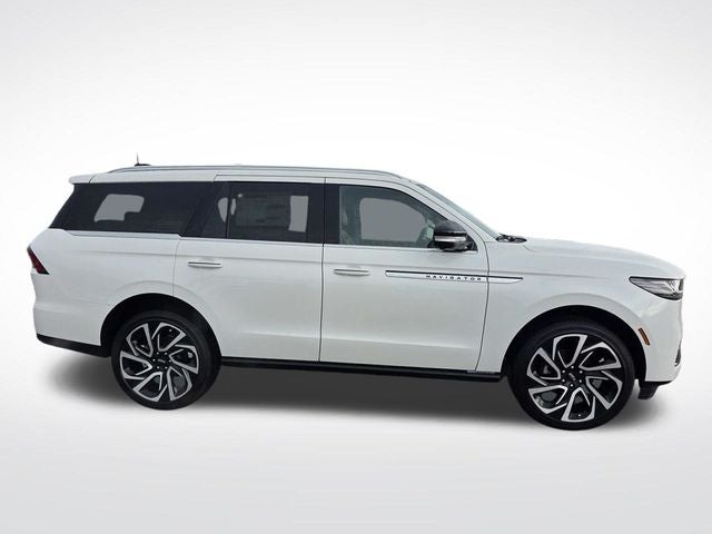 2027 Lincoln Navigator Reserve