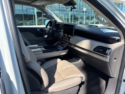 2022 Lincoln Navigator L Reserve