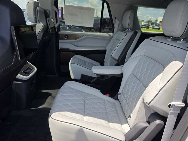2027 Lincoln Navigator L Black Label