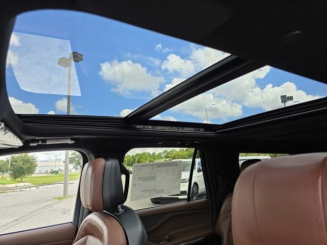 2027 Lincoln Navigator L Reserve