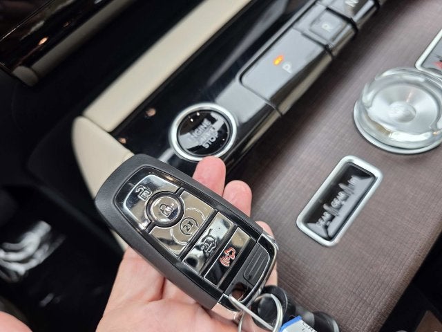2027 Lincoln Navigator L Reserve