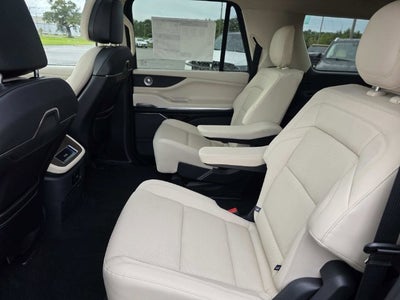 2027 Lincoln Navigator L Reserve