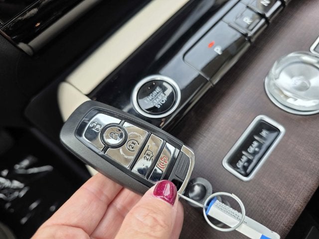 2027 Lincoln Navigator L Reserve