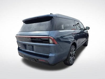 2027 Lincoln Navigator L Reserve