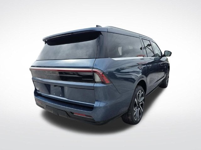 2027 Lincoln Navigator L Reserve