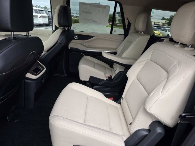 2027 Lincoln Navigator L Reserve