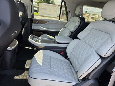 2027 Lincoln Navigator L Black Label