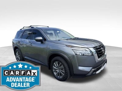 2023 Nissan Pathfinder SV