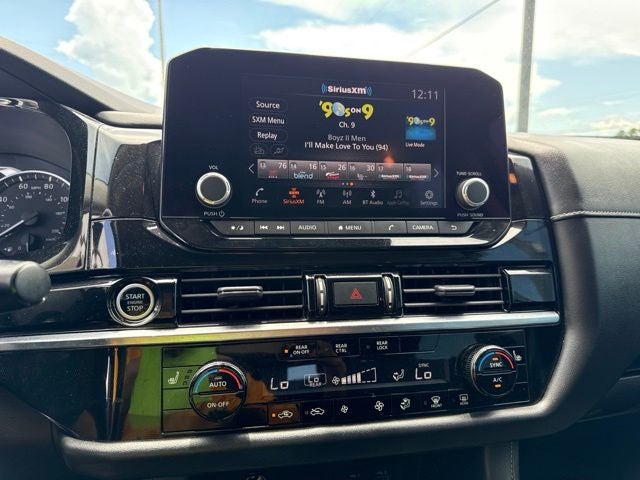 2023 Nissan Pathfinder SV
