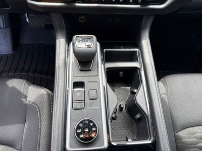 2023 Nissan Pathfinder SV