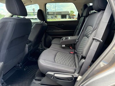 2023 Nissan Pathfinder SV