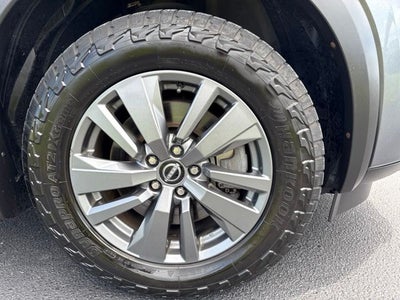 2023 Nissan Pathfinder SV