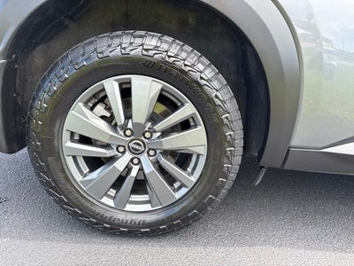 2023 Nissan Pathfinder SV