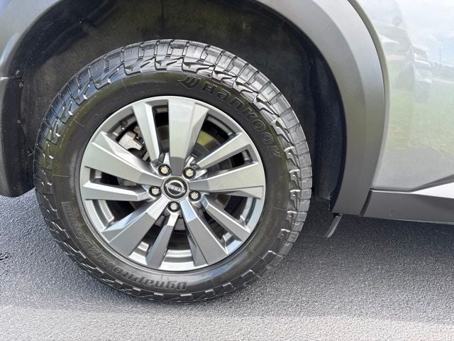 2023 Nissan Pathfinder SV
