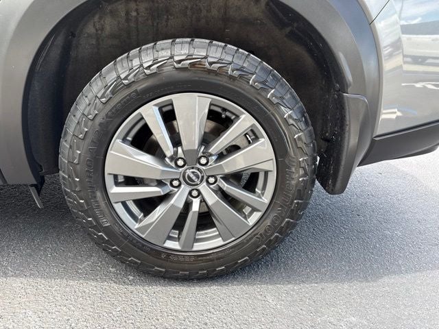 2023 Nissan Pathfinder SV