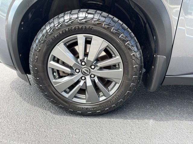 2023 Nissan Pathfinder SV