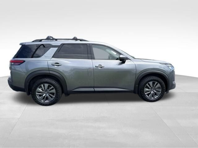 2023 Nissan Pathfinder SV