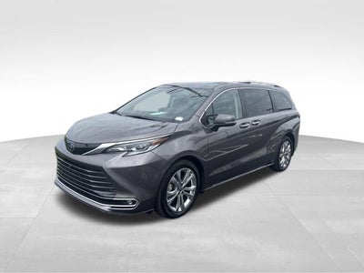 2023 Toyota Sienna Platinum 7 Passenger