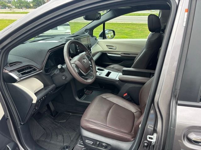 2023 Toyota Sienna Platinum 7 Passenger