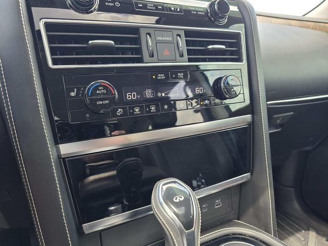 2022 INFINITI QX80 Premium Select