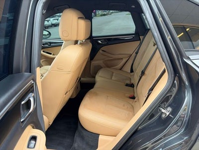 2018 Porsche Macan Base