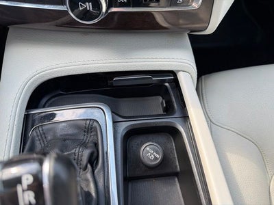 2019 Volvo XC90 T6 Momentum