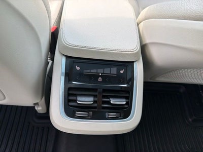 2019 Volvo XC90 T6 Momentum