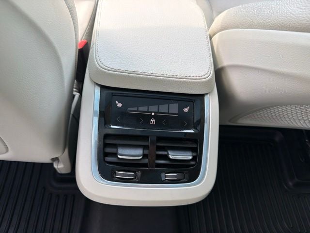 2019 Volvo XC90 T6 Momentum