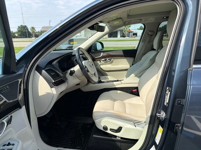 2019 Volvo XC90 T6 Momentum