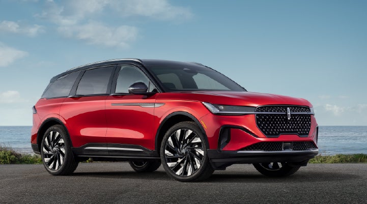 A 2025 Lincoln Nautilus® Reserve model is shown with the stylish available Jet Appearance Package. | Astro Lincoln in Pensacola FL