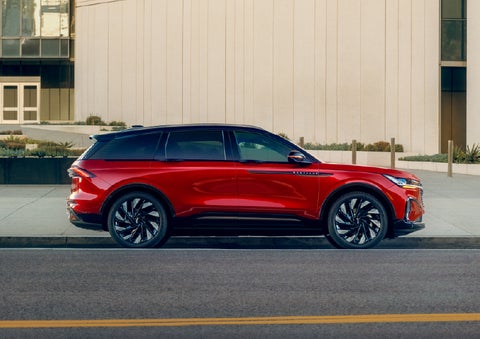 2025 Lincoln Nautilus® SUV with the available Jet Appearance Package and Hybrid transmission. | Astro Lincoln in Pensacola FL
