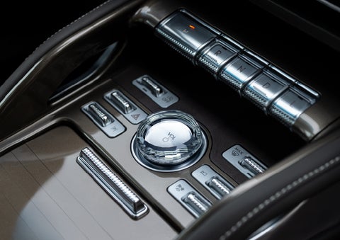 A crystal-inspired volume knob is shown in the center floor console of a 2025 Lincoln Nautilus® SUV. | Astro Lincoln in Pensacola FL