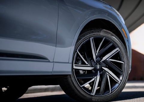 The wheel of the 2027 Lincoln Aviator® Black Label™ SUV is shown slightly angled out. | Astro Lincoln in Pensacola FL